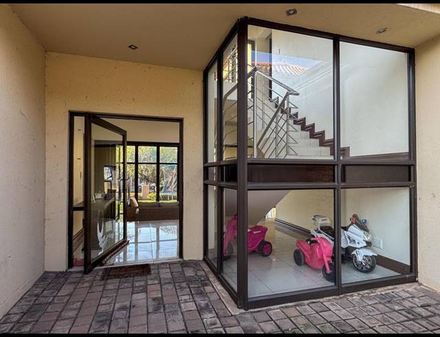 4 BEDROOM HOUSE FOR SALE IN BLUE VALLEY GOLF ESTATE